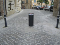 high speed hydraulic retractable bollard CSA300/S12.5/C700 PUBBLICO MAC srl