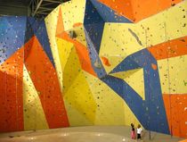indoor fixed climbing wall TRIANGLES Walltopia