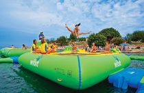 inflatable play module for public pools TRAMPOLINE Wibit Sports