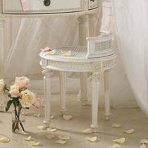 kids stool (girls) EMMA' S TEASURES : 606-670 LEA INDUSTRIES