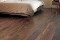 laminate flooring: walnut BERRY FLOOR  ALLOC