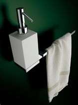 liquid soap dispenser with towel rail BLOCK SOLMET
