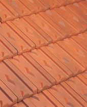 lozenge patterned interlocking clay roof tile (aged) LOSANGEE HUGUENOT IMERYS Terre Cuite