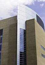 mullion and transom curtain wall (aluminium and glass) BOSTON UNIVERSITY McMullen Architectural Systems Ltd.