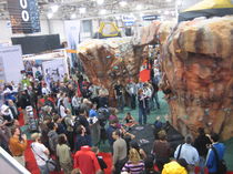 outdoor climbing boulder  Walltopia