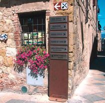 outdoor wayfinding signage  ESSEMME