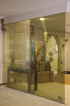 patterned laminated glass panel with textile insert LAMIDUR&reg;: GREY MESH CRISTAL PONTEVEDRESA