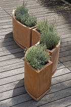 planter INFINITO by Fernando e Campana Teracrea