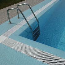 pool staircase RESIDENCE DIVISION CEMI