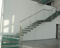 quarter-turn floating staircase (metal frame and glass steps) CANTILEVER SS essegi scale