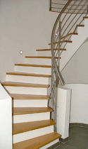 quarter-turn staircase with a central stringer (concrete frame and wooden steps) HGM HS 703 Schmidt Escaliers