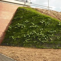 retaining wall on reinforced soil TENSARTECH GREENSLOPE&reg; Tensar International
