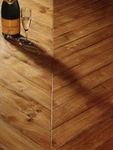 solid wood floor tile: oak CHEVRON SOLS