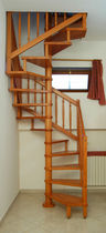 square spiral staircase (wooden frame and steps) SATURNO Ci. Erre Scale