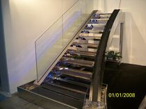 straight staircase with a lateral stringer (metal frame and steps)  crestani2000