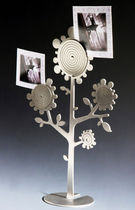 totem-expo display rack BIO 2 by Neringa Dervinyte Contraforma