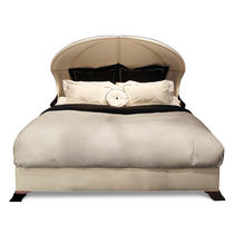 traditional canopy double bed 20-0531 Christopher Guy Europe