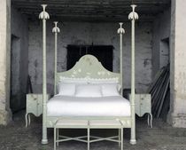 traditional canopy double bed Roma bed Porte Italia Interiors