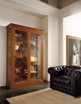 traditional display case DOLCE VITA by Angelo Pontecorbi FBL