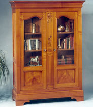 traditional display case 2015 Meubles Flaux