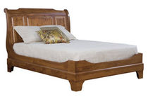 traditional double bed VIRGINIA  NICHOLS & STONE