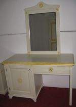 traditional dresser  Artigiantessile