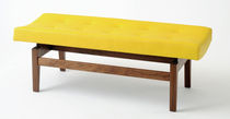 traditional garden bench in certified wood (FSC-certified) U620 by Jens Risom BENCHMARK