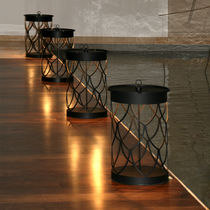 traditional metal floor lamp Lateren 2f-Hotellicht