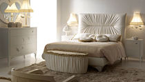 traditional upholstered double bed LA DOLCE VITA : PIAZZA NAVONA by P. Pradella  MASSON MATIEE