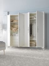 traditional wardrobe  SOLMET