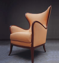 traditional wingchair 800 : 565 MEDEA