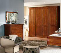 traditional wooden wardrobe RAFFAELLO  Homes