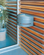 wall-mounted outdoor ashtray for public spaces AMANDINE E05 univers & cit&eacute;