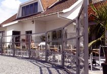 windbreak panel (aluminium and glass)  Promozone