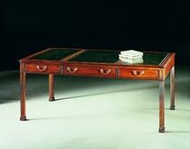 wood and leather classic style writing desk GEORGIAN Arthur Brett