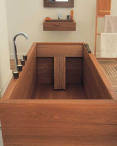 wooden rectangular bath-tub  WILLIAM GARVEY