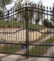 wrought iron entrance gate  TUTTOFARE di Andriolo Giordano