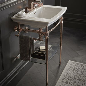 metal washbasin stand