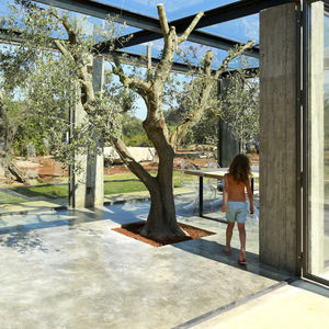 self-leveling flooring / concrete / residential / tertiary