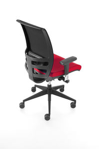 contemporary executive chair / mesh / on casters / with headrest