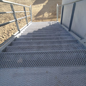 galvanized steel step / aluminum / stainless steel / for raised floors