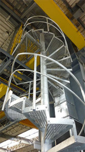 spiral staircase / metal steps / without risers