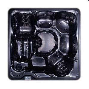 built-in hot tub / square / 7-seater