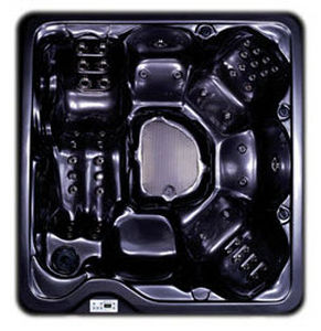 built-in hot tub / square / 6-seater