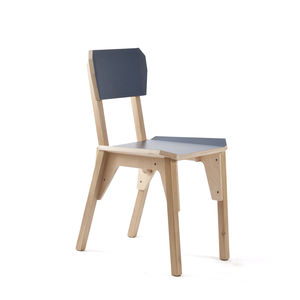 contemporary restaurant chair / with armrests / stackable / oak
