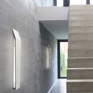 contemporary wall light / aluminum / fluorescent / linear