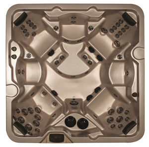 built-in hot tub / square / 7-person