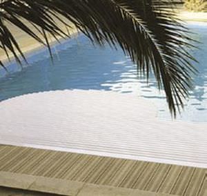 automatic swimming pool cover / security / immersed