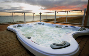 built-in hot tub / rectangular / 7-seater