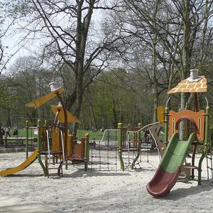 public entity play structure / plastic / steel / HPL